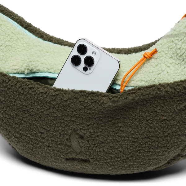 High Pile Fleece 6L Crescent Bag